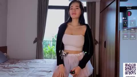 Adelia online show from 11/02/25, 01:08