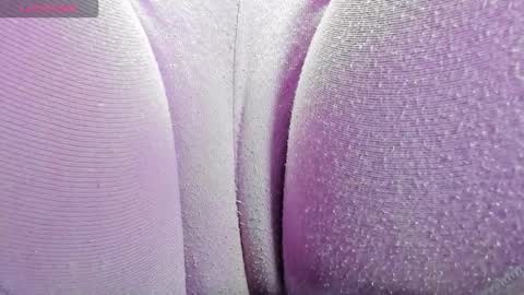 adelinaconte1 online show from 09/10/25, 12:27