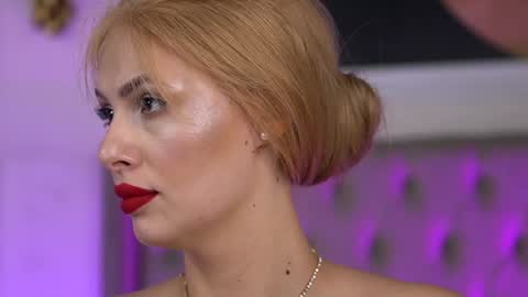 Snapshot of adelineking chatting on 12/13/24, 10:19 Ade online show from 12/13/24, 10:19