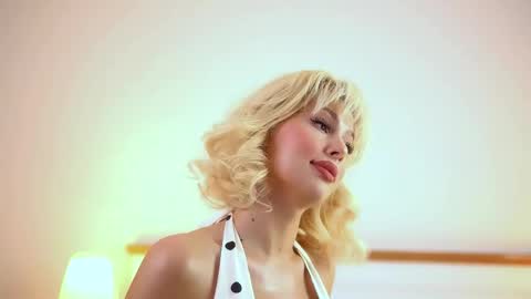 Snapshot of adelineking chatting on 05/07/26, 01:33 Ade online show from 05/07/26, 01:33