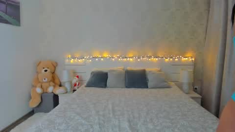 adellegirl online show from 12/09/24, 03:22