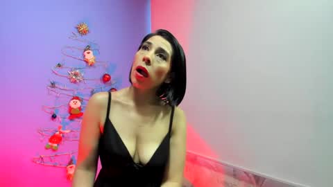 Snapshot of adellelennox_cg chatting on 12/18/24, 11:24 Adelle online show from 12/18/24, 11:24