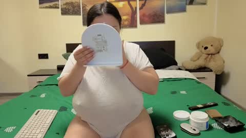 Adellineee online show from 04/03/26, 08:29