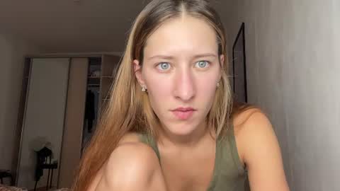 Snapshot of adellqueen chatting on 07/06/26, 09:39 Adell online show from 07/06/26, 09:39