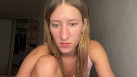Snapshot of adellqueen chatting on 07/11/26, 10:00 Adell online show from 07/11/26, 10:00