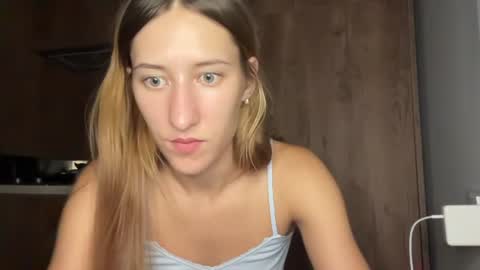 Snapshot of adellqueen chatting on 08/06/26, 09:39 Adell online show from 08/06/26, 09:39
