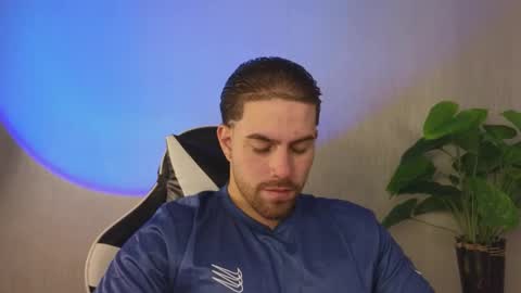 Ades online show from 11/27/25, 10:50