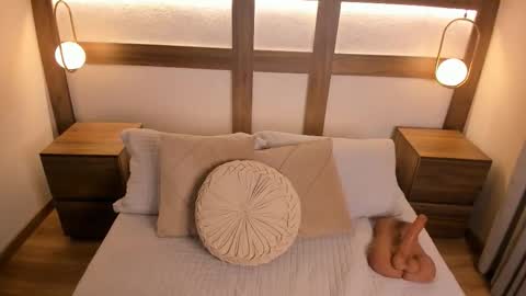 Adhara  online show from 11/20/25, 01:44