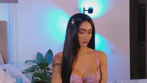 Isabellafirst online show from 10/19/25, 09:37