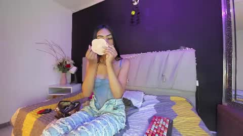 Snapshot of adharaharper chatting on 07/14/26, 01:50 Adhara online show from 07/14/26, 01:50