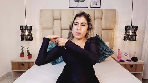 AdharaSmithh online show from 01/21/25, 09:25