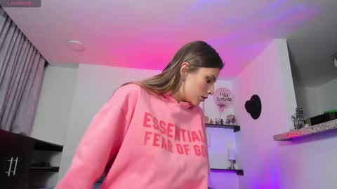 Adhara  guys here I am online days ending in even numberl I wait for you. online show from 03/08/25, 09:06