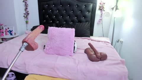  Adila  online show from 04/13/26, 01:55