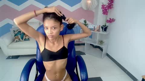 adisson_petite1 online show from 11/03/25, 12:17