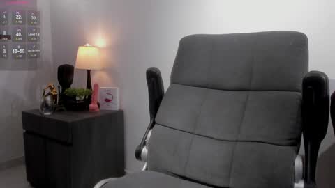 Snapshot of adonis_dlh chatting on 01/11/25, 07:17 Adonis online show from 01/11/25, 07:17