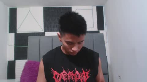 adonis_latin_19 online show from 04/17/26, 03:09