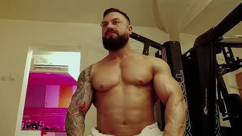 Adonis online show from 02/08/25, 10:40