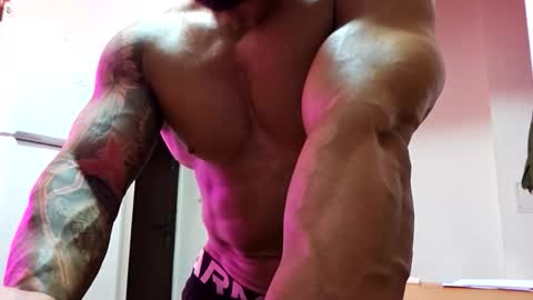 Adonis online show from 10/08/25, 06:38