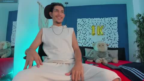 adonis_wb online show from 11/12/25, 08:52