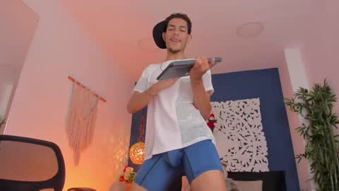 adonis_wb online show from 11/14/25, 01:26