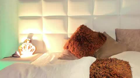 Adonis  online show from 12/17/25, 09:48