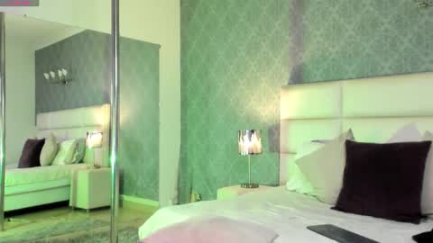 Adonis  online show from 12/22/25, 09:01