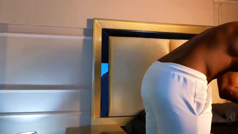 Snapshot of adonisknigh chatting on 01/22/25, 01:00 Adonis Knight  online show from 01/22/25, 01:00