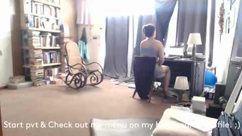 Snapshot of adorable22 chatting on 12/02/24, 06:10 adorable22 online show from 12/02/24, 06:10