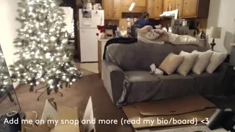 Snapshot of adorable22 chatting on 12/17/24, 02:12 adorable22 online show from 12/17/24, 02:12