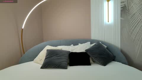 adoracortes online show from 03/18/26, 05:10