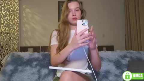 Lia  online show from 05/25/26, 12:55