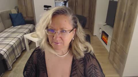 Cryna online show from 02/14/25, 02:28