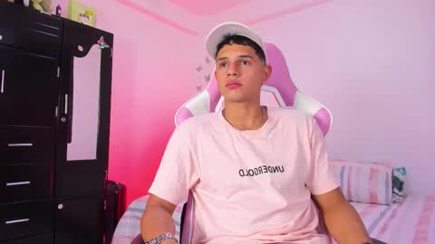 Snapshot of adrian_prime_ chatting on 02/04/26, 06:25 ADRIAN online show from 02/04/26, 06:25