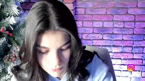 Snapshot of adriana_allen chatting on 01/05/25, 10:50 Adri online show from 01/05/25, 10:50