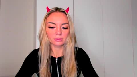 Adriana online show from 12/08/24, 06:22