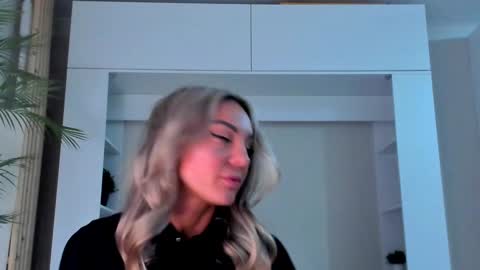 Adriana online show from 01/22/25, 06:10