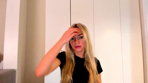 Adriana online show from 01/27/25, 12:48