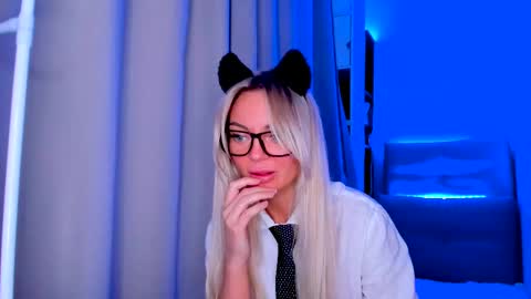 Adriana online show from 02/10/25, 09:36