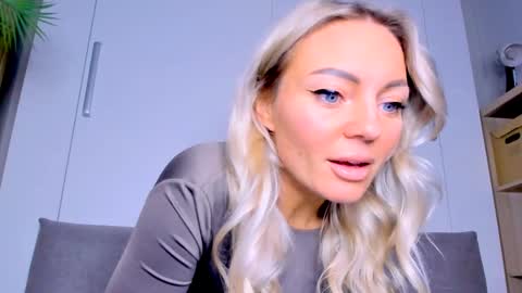 Adriana online show from 03/10/25, 05:50