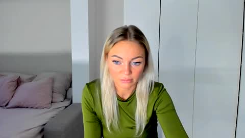 Snapshot of adriana_coy_ chatting on 05/16/26, 06:21 Adriana online show from 05/16/26, 06:21