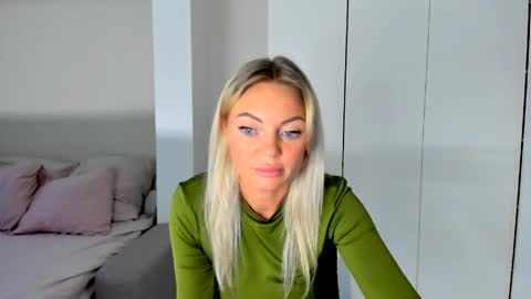 Snapshot of adriana_coy_ chatting on 05/16/26, 06:43 Adriana online show from 05/16/26, 06:43