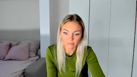 Snapshot of adriana_coy_ chatting on 05/16/26, 06:54 Adriana online show from 05/16/26, 06:54