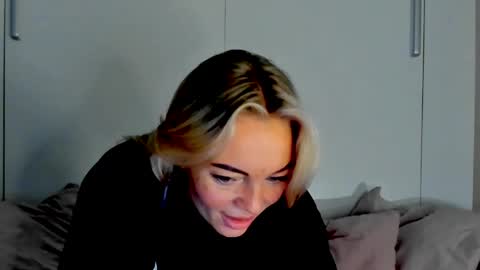 Snapshot of adriana_coy_ chatting on 05/27/26, 04:37 Adriana online show from 05/27/26, 04:37