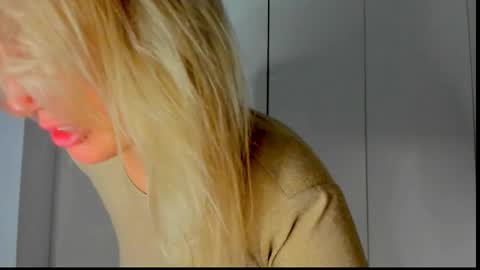 Snapshot of adriana_coy_ chatting on 06/07/26, 02:27 Adriana online show from 06/07/26, 02:27