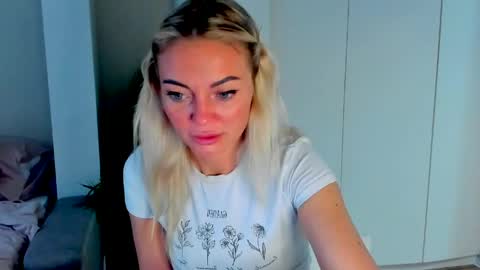 Snapshot of adriana_coy_ chatting on 06/08/26, 05:46 Adriana online show from 06/08/26, 05:46