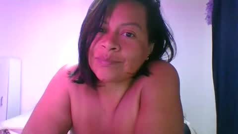 adrianagogo18 online show from 10/18/25, 12:24