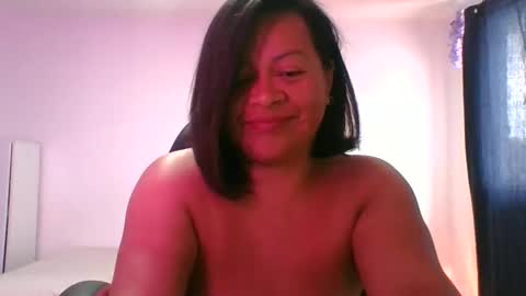 adrianagogo18 online show from 10/18/25, 01:01