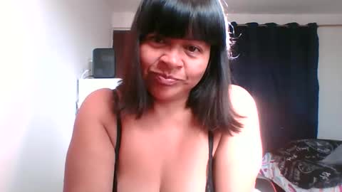 adrianagogo18 online show from 12/01/25, 01:05