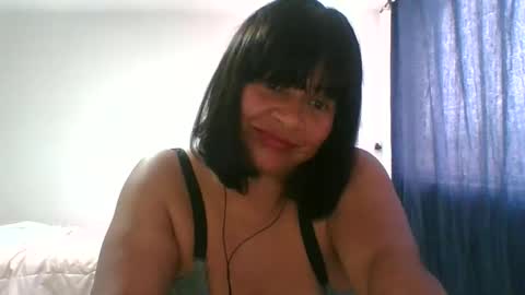 adrianagogo18 online show from 12/15/25, 06:56