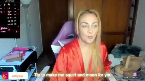 Snapshot of adrianapdes chatting on 06/11/26, 11:41 Adriana Paredes online show from 06/11/26, 11:41